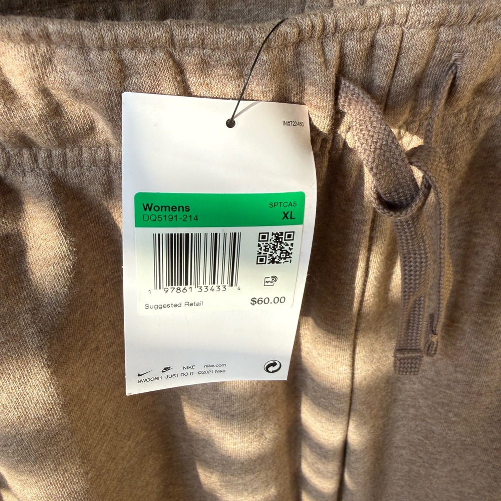 Nike Women's Sportswear Club Fleece Pants - Picture 6 of 6